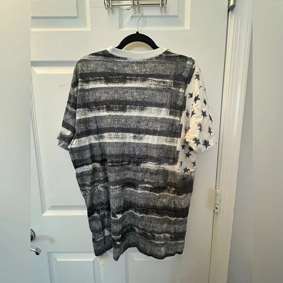 Givenchy
Stars and Stripes Full Flag Print Oversized T-Shirt - Picture 3 of 5